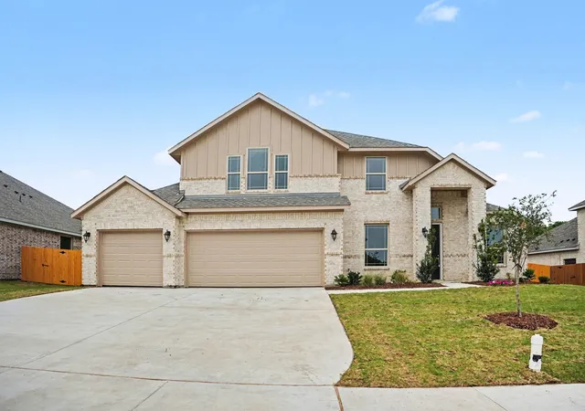 Photo 3 of Single family home for sale at 733 Candace Dr, De Soto, TX 75115 | MLS# 21252133 | Listing updated on 2026-08-26