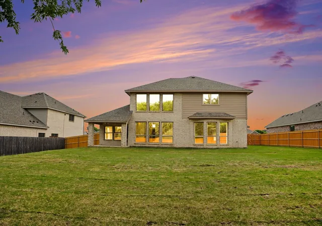 Photo 4 of Single family home for sale at 733 Candace Dr, De Soto, TX 75115 | MLS# 21252133 | Listing updated on 2026-08-26