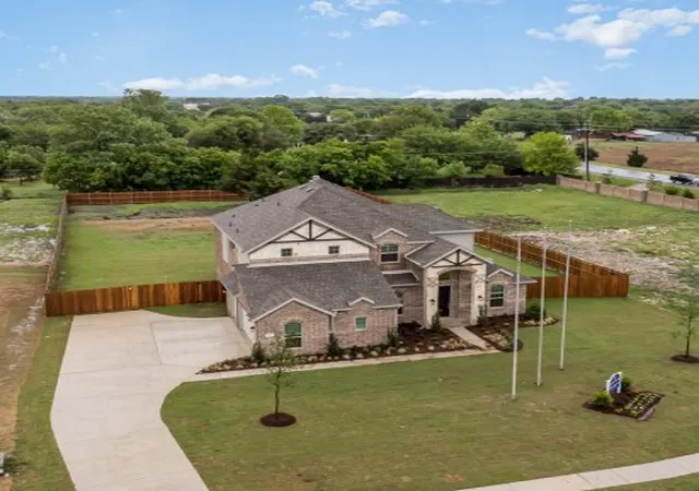 Photo 1 of Sale Pending at 140 Crystal Lake Ln, Red Oak, TX 75154 | MLS# 21252157 | Listing updated on 2026-07-11