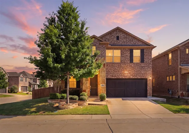 Photo 1 of Sale Pending at 2564 Durango Dr, Carrollton, TX 75010 | MLS# 21250836 | Listing updated on 2026-08-28
