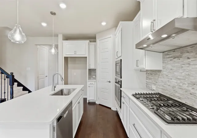 Photo 4 of Sale Pending at 2564 Durango Dr, Carrollton, TX 75010 | MLS# 21250836 | Listing updated on 2026-08-28