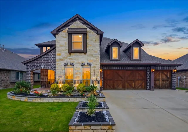 Photo 2 of Sale Pending at 1802 Roundtree Rd, Forney, TX 75126 | MLS# 21252119 | Listing updated on 2026-08-29