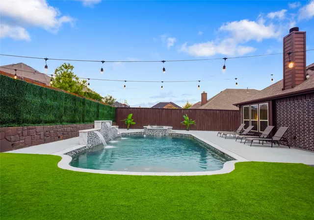 Photo 3 of Sale Pending at 1802 Roundtree Rd, Forney, TX 75126 | MLS# 21252119 | Listing updated on 2026-08-29