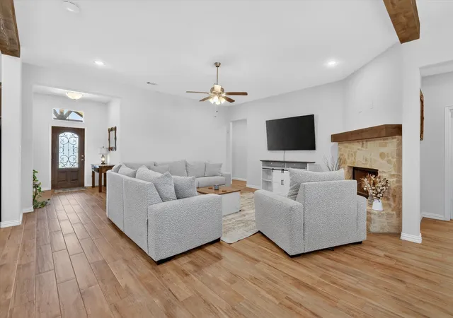Photo 3 of Single family home for sale at 6908 Scarlett Wy, Godley, TX 76044 | MLS# 21245126 | Listing updated on 2026-09-05