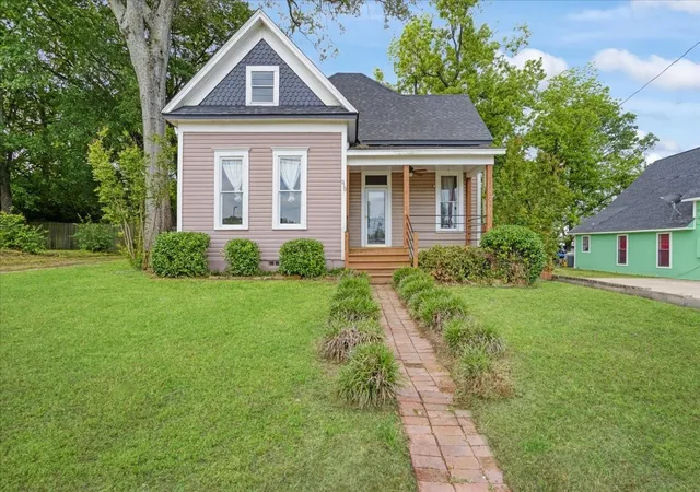 Homes for sale in Mount Pleasant, TX | 310 E 3rd St, Mount Pleasant, TX 75455 | MLS# 21247073