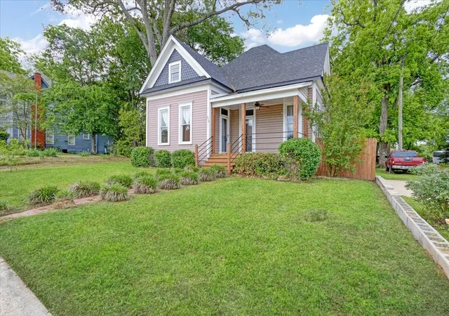 Homes for sale in Mount Pleasant, TX | 310 E 3rd St, Mount Pleasant, TX 75455 | MLS# 21247073