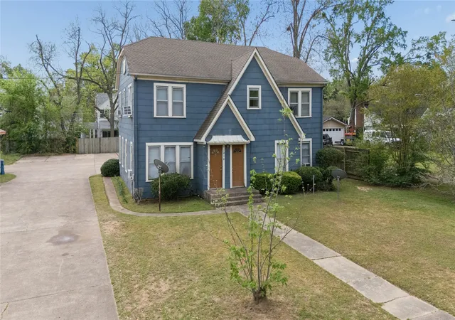 Homes for sale in Kilgore, TX | 1010 Maple St, Kilgore, TX 75622 | MLS# 21252305