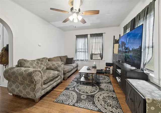 Homes for sale in Kilgore, TX | 1010 Maple St, Kilgore, TX 75622 | MLS# 21252305
