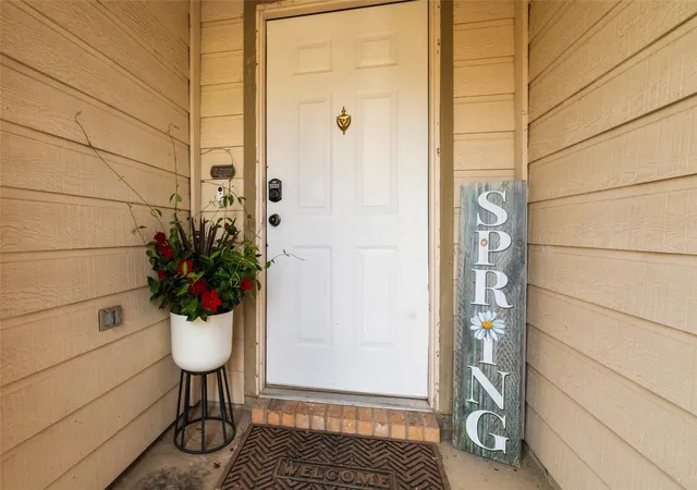 Photo 3 of Sale Pending at 13412 Dove Ranch Rd, Roanoke, TX 76262 | MLS# 21246955 | Listing updated on 2026-07-21