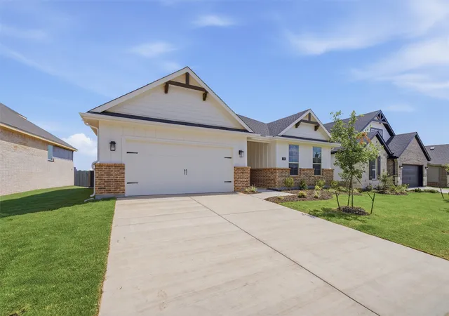 Photo 3 of Single family home for sale at 1209 Colca Dr, Springtown, TX 76082 | MLS# 21252416 | Listing updated on 2026-08-22