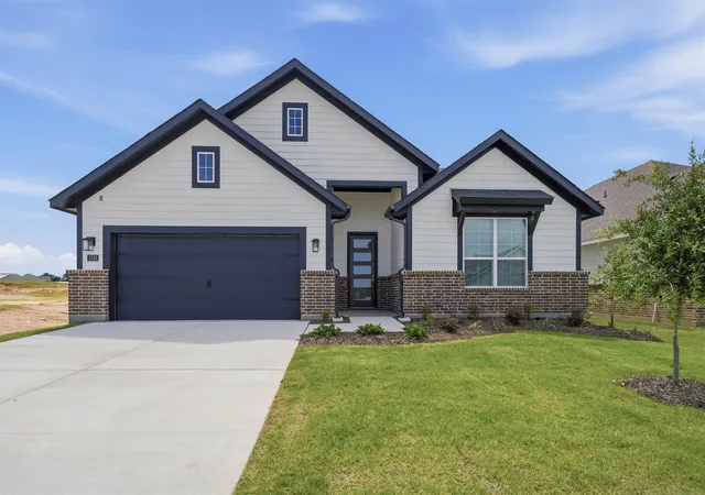 Photo 2 of Single family home for sale at 1325 Frio Dr, Springtown, TX 76082 | MLS# 21252429 | Listing updated on 2026-10-06