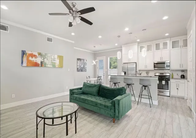 3rd image of 3351 Canada Dr, Dallas, TX 75212 | MLS# 21251279