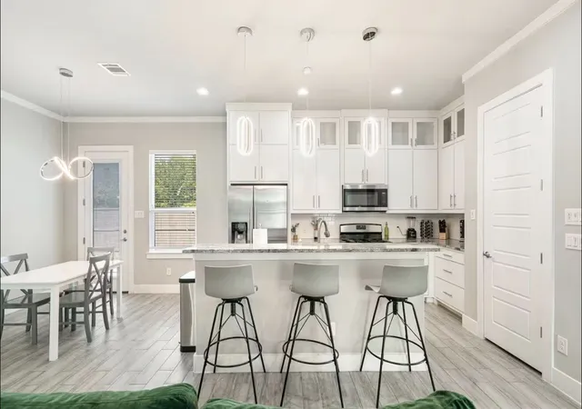 4th image of 3351 Canada Dr, Dallas, TX 75212 | MLS# 21251279