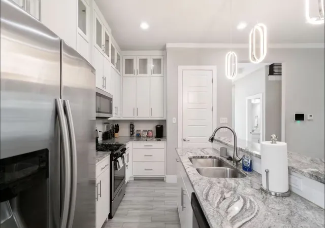 5th image of 3351 Canada Dr, Dallas, TX 75212 | MLS# 21251279