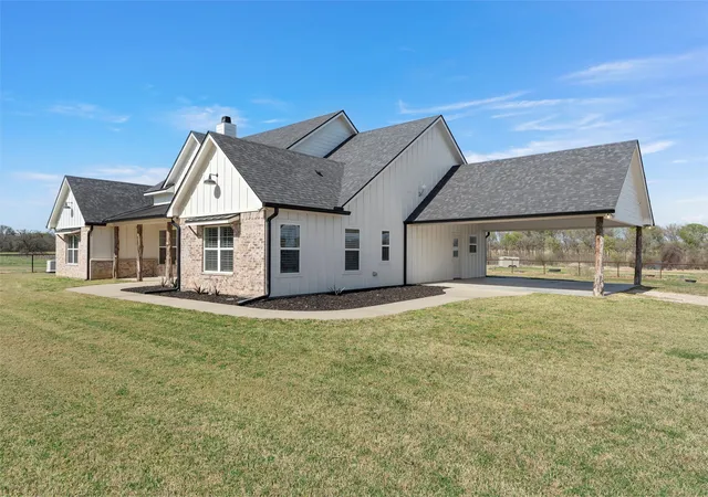 Homes for sale in Chilton, TX | 399 Satin Rd, Chilton, TX 76632 | MLS# 21252518