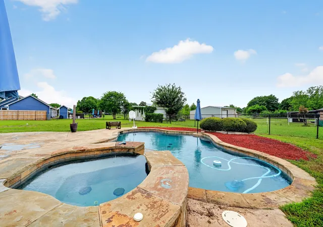 Photo 3 of Sale Pending at 157 Nelms Rd, Seagoville, TX 75159 | MLS# 21251432 | Listing updated on 2026-07-13