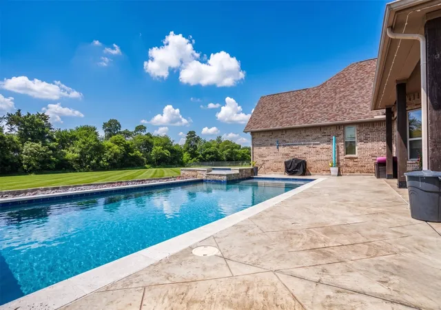 Homes for sale in Gunter, TX | 30 Laura Cir, Gunter, TX 75058 | MLS# 21252616