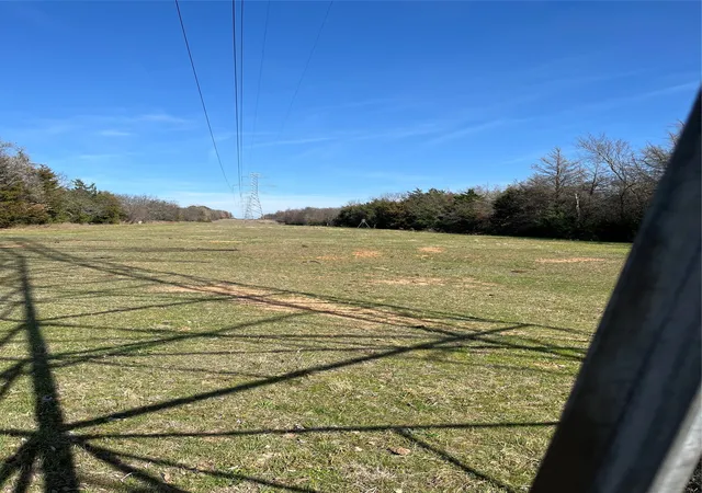 Photo 3 of Manufactured home for sale at 833 County Road 426, Cleburne, TX 76031 | MLS# 21250970 | Listing updated on 2026-08-24