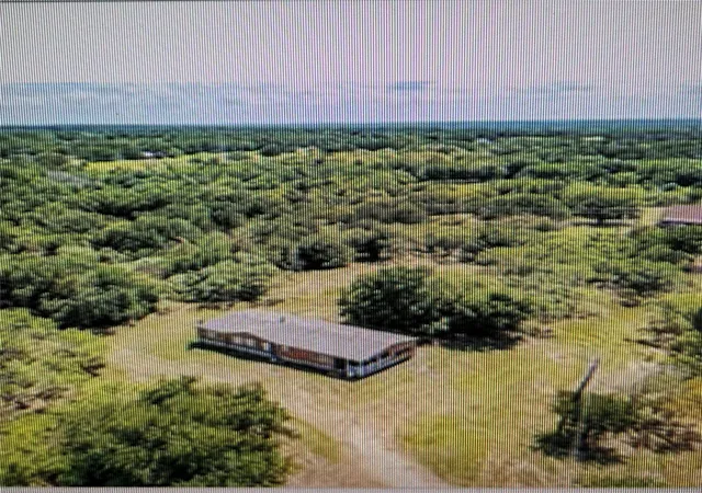 Photo 4 of Manufactured home for sale at 833 County Road 426, Cleburne, TX 76031 | MLS# 21250970 | Listing updated on 2026-08-24