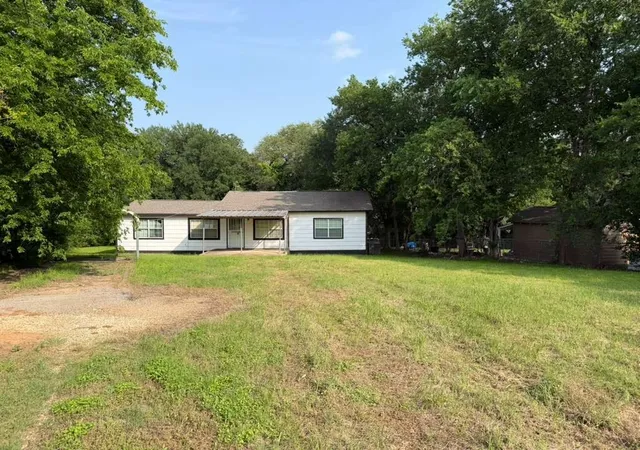 Homes for sale in Clifton, TX | 325 County Road 1768, Clifton, TX 76634 | MLS# 21251481
