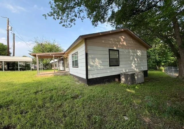 Homes for sale in Clifton, TX | 325 County Road 1768, Clifton, TX 76634 | MLS# 21251481