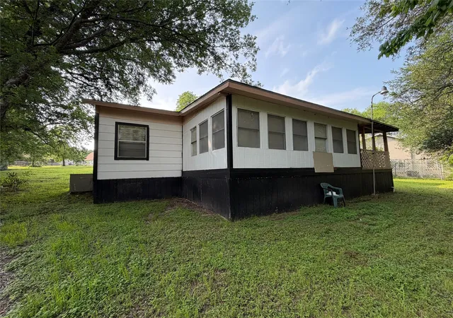 Homes for sale in Clifton, TX | 325 County Road 1768, Clifton, TX 76634 | MLS# 21251481
