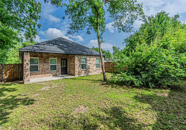 Photo 19 of Single family home for sale at 904 S Catherine St, Terrell, TX 75160 | MLS# 21252674 | Listing updated on 2026-10-07