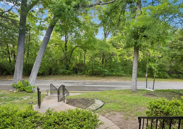 3rd image of 10572 Creekmere Dr, Dallas, TX 75218 | MLS# 21151316