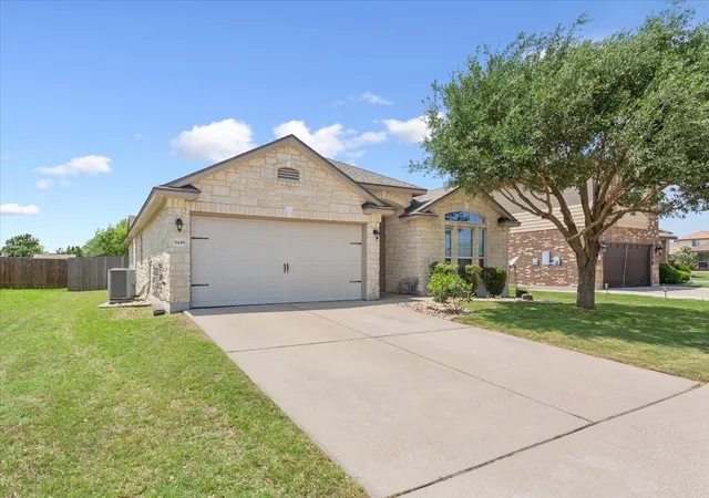 2nd image of 9448 Centennial Dr, Waco, TX 76708 | MLS# 21213429