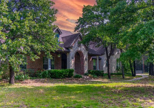 Homes for sale in Valley View, TX | 735 Sleepy Hollow Ln, Valley View, TX 76272 | MLS# 21246095