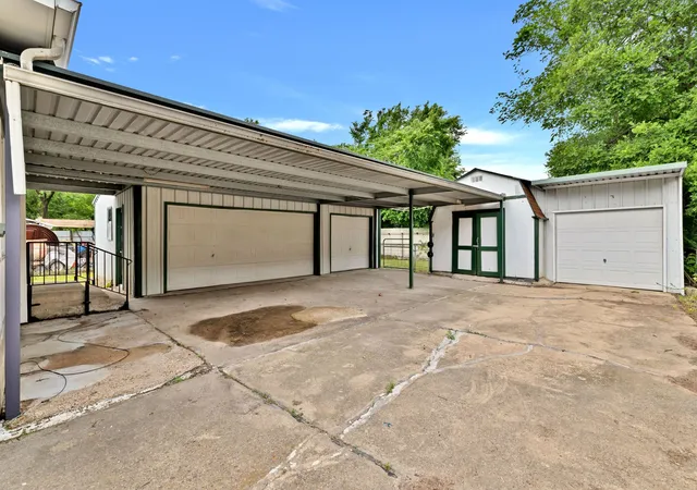 Photo 3 of Single family home for sale at 613 Cheyenne Rd, Dallas, TX 75217 | MLS# 21252856 | Listing updated on 2026-08-31