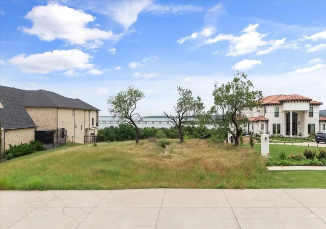 Photo 1 of Land for sale at 1047 Mallard Pointe Dr, Cedar Hill, TX 75104 | MLS# 21250785 | Listing updated on 2026-07-13