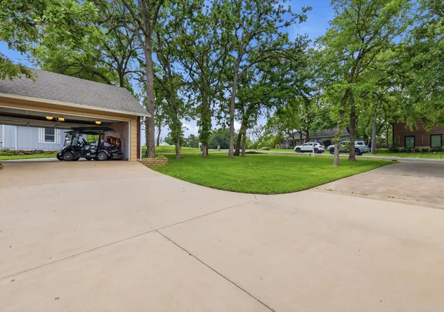 Homes for sale in Lake Kiowa, TX | 413 Cocopa Dr, Lake Kiowa, TX 76240 | MLS# 21252295