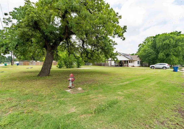 Homes for sale in Bridgeport, TX | 306 Owens St, Bridgeport, TX 76426 | MLS# 21253136