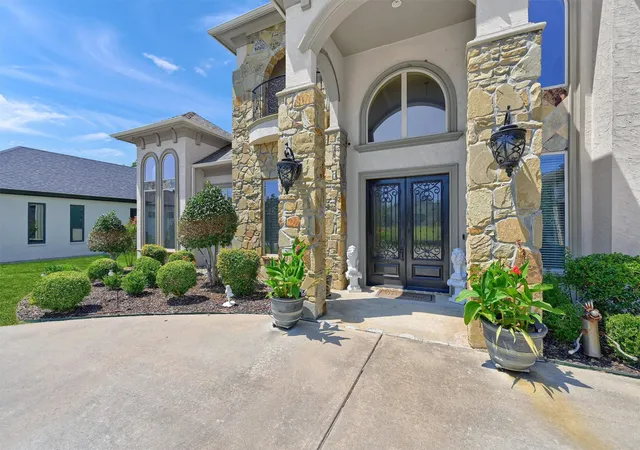 Photo 2 of Single family home for sale at 4812 Park Vista Blvd, Sherman, TX 75090 | MLS# 21253204 | Listing updated on 2026-10-03