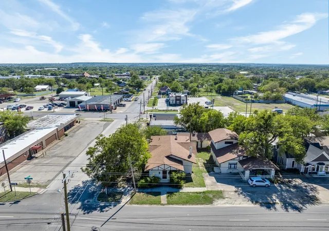 Homes for sale in Mineral Wells, TX | 916-B E Hubbard St, Mineral Wells, TX 76067 | MLS# 21253216