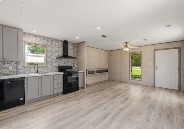 Photo 3 of Manufactured home for sale at 601 E Reynosa, De Leon, TX 76444 | MLS# 21252942 | Listing updated on 2026-08-25