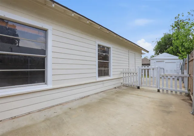 Homes for sale in Cleburne, TX | 206 S Pendell Ave, Cleburne, TX 76033 | MLS# 21252024