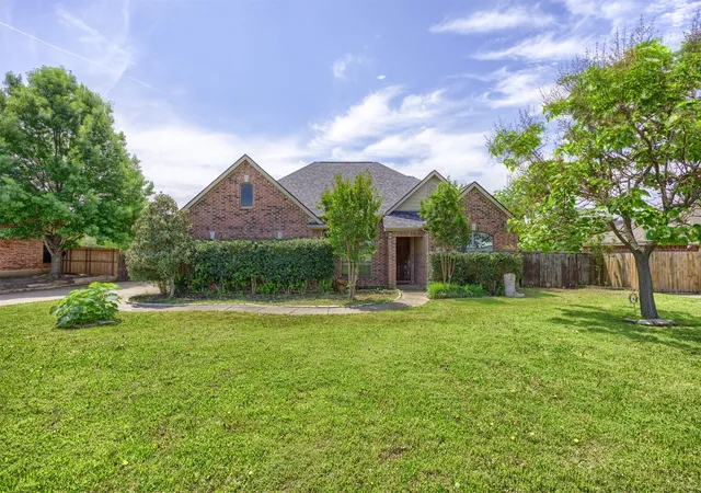 Homes for sale in Gunter, TX | 501 Tiger Ln, Gunter, TX 75058 | MLS# 21243727