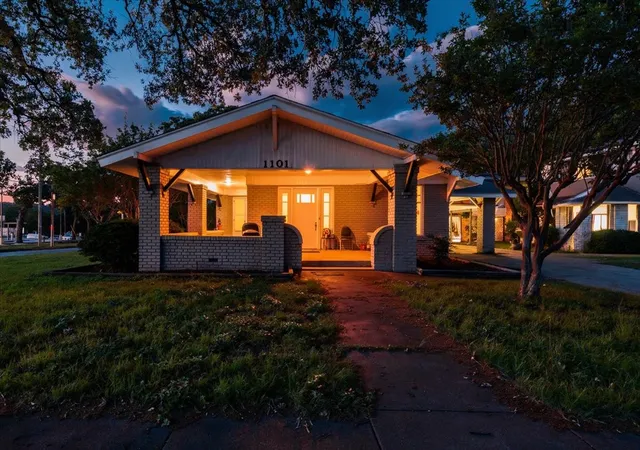 Photo 1 of Single family home for sale at 1101 N Oak Ave, Mineral Wells, TX 76067 | MLS# 21253104 | Listing updated on 2026-07-12