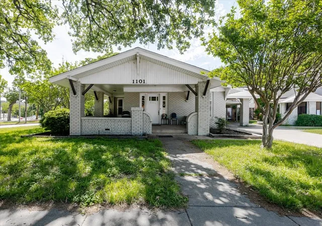 Photo 4 of Single family home for sale at 1101 N Oak Ave, Mineral Wells, TX 76067 | MLS# 21253104 | Listing updated on 2026-07-12