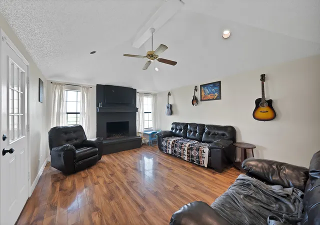 Photo 4 of Single family home for sale at 6132 Fm 2415, Alvarado, TX 76009 | MLS# 21252205 | Listing updated on 2026-07-23