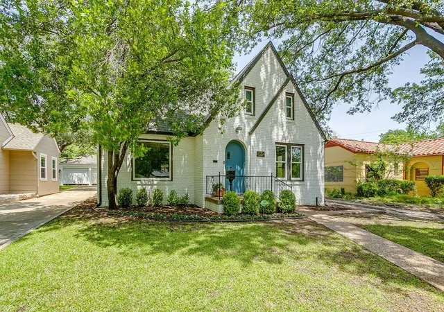 2nd image of 4004 El Campo Ave, Fort Worth, TX 76107 | MLS# 21251874