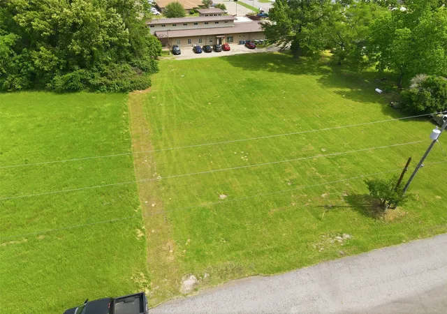 Photo 4 of Sale Pending at 304-306 W 18Th, Mount Pleasant, TX 75455 | MLS# 21253495 | Listing updated on 2026-10-05