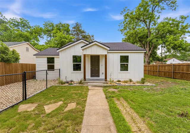 Photo 1 of Single family home for sale at 2732 Mckenzie Ave, Waco, TX 76708 | MLS# 21253422 | Listing updated on 2026-09-22