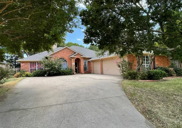 Single family home for sale at 506 Baltusrol Cir, Garland, TX 75044 | MLS# 21253430