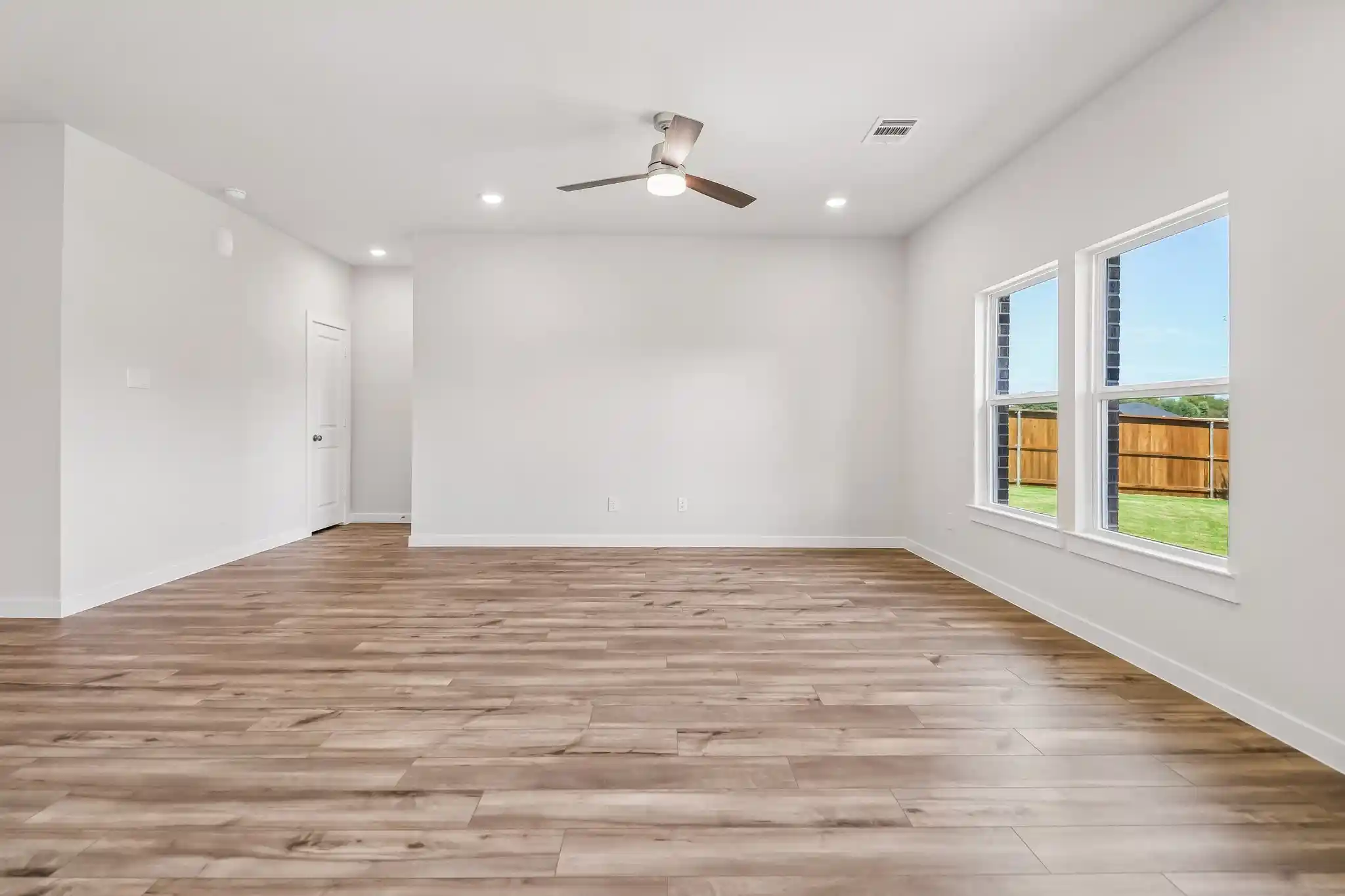 Photo 3 of Single family home for sale at 709 Vineyard Wy, Forney, TX 75126 | MLS# 21253613 | Listing updated on 2026-10-29