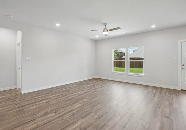 Photo 3 of Single family home for sale at 716 Vineyard Wy, Forney, TX 75126 | MLS# 21253646 | Listing updated on 2026-08-28