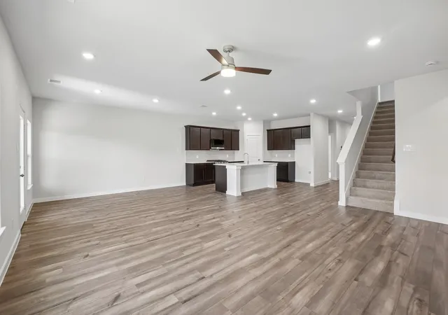 Photo 4 of Single family home for sale at 716 Vineyard Wy, Forney, TX 75126 | MLS# 21253646 | Listing updated on 2026-10-06