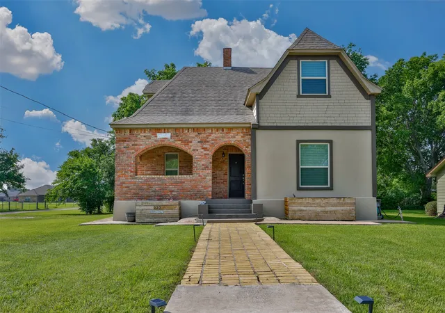 Homes for sale in Lindsay, TX | 230 E Main St, Lindsay, TX 76250 | MLS# 21252668